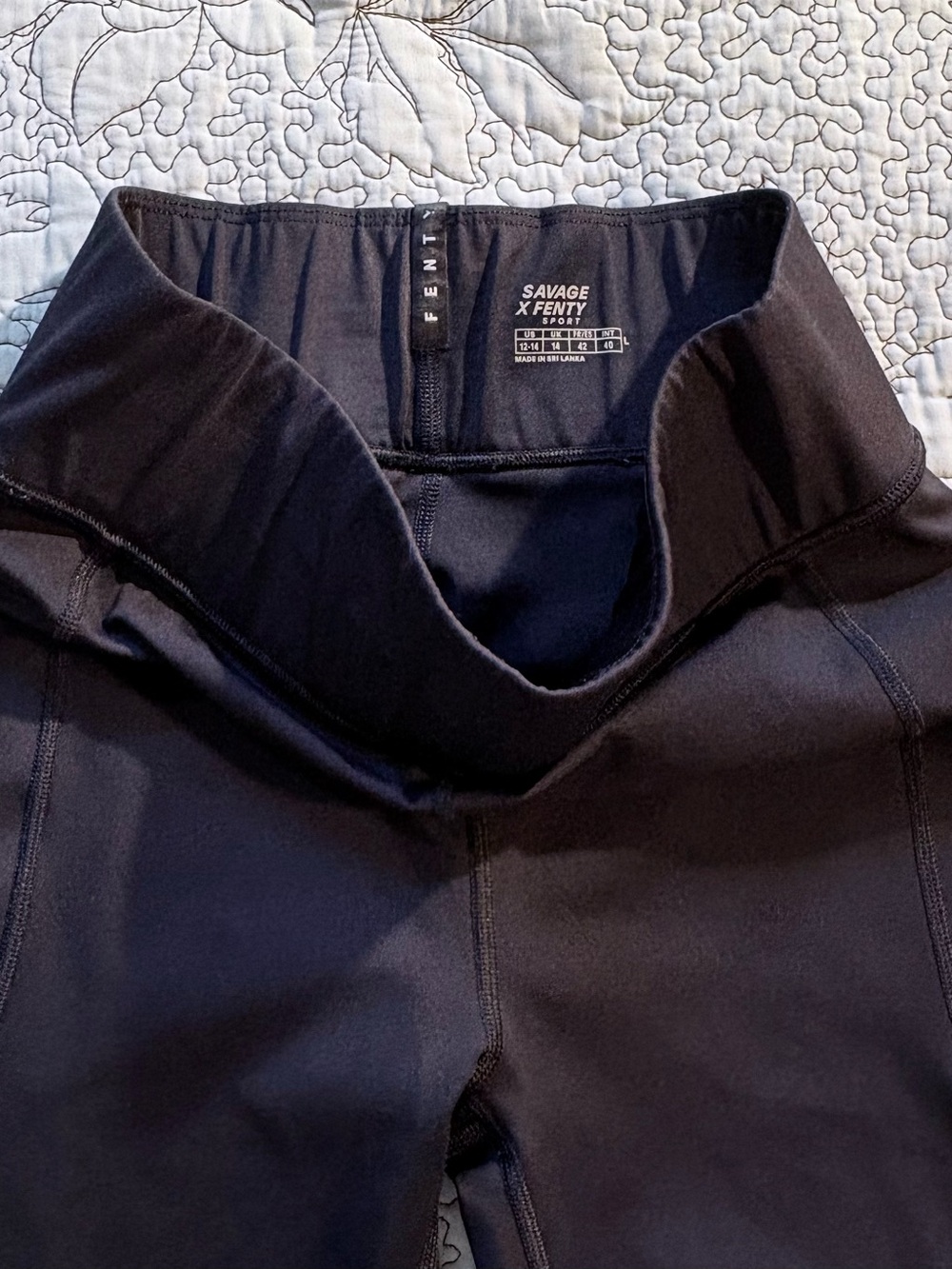Savage X Fenty Sport High-Waist Pocket Leggings Black Logo Size L (12-14) 💚 - Picture 7 of 11